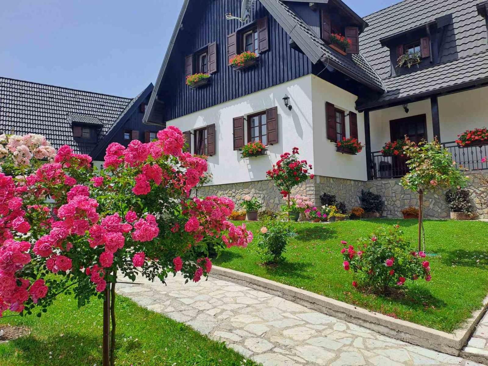 فندق بنسيون بريزا Plitvička Jezera المظهر الخارجي الصورة