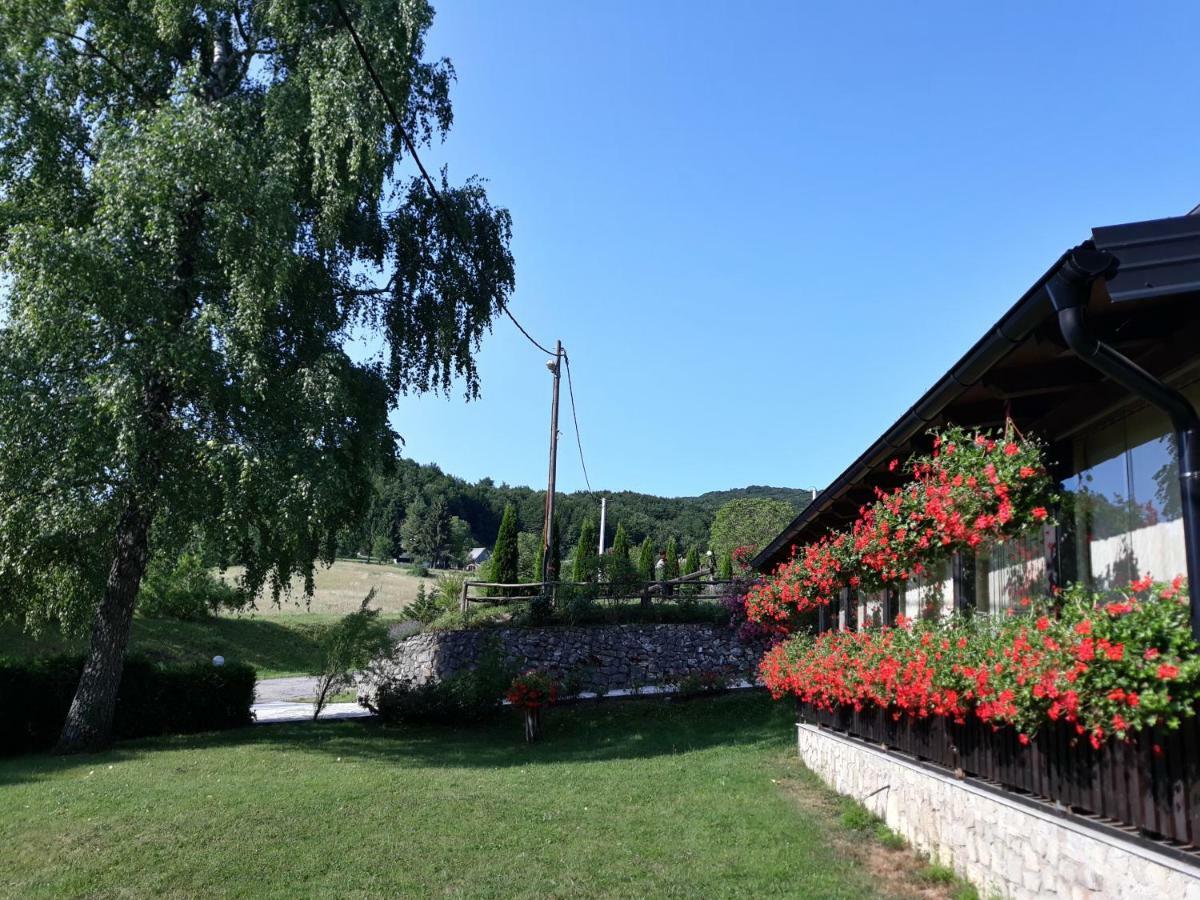 فندق بنسيون بريزا Plitvička Jezera المظهر الخارجي الصورة