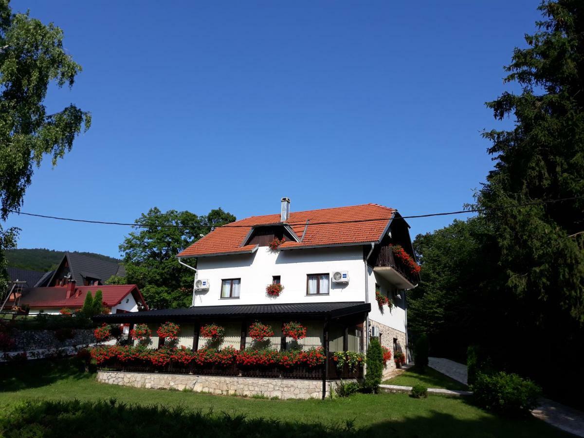 فندق بنسيون بريزا Plitvička Jezera المظهر الخارجي الصورة