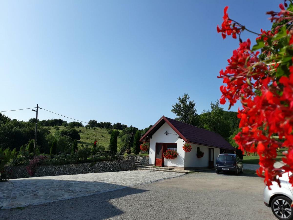 فندق بنسيون بريزا Plitvička Jezera المظهر الخارجي الصورة