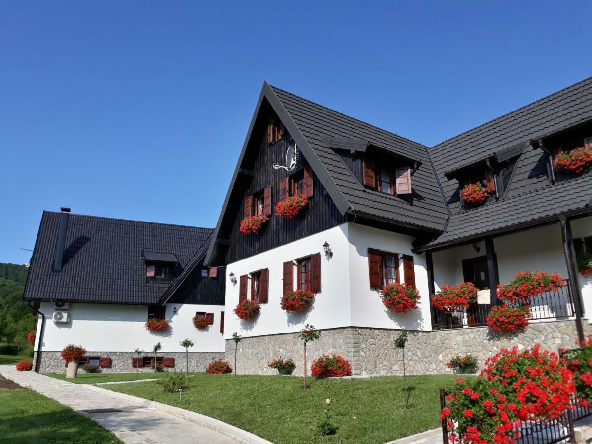 فندق بنسيون بريزا Plitvička Jezera المظهر الخارجي الصورة